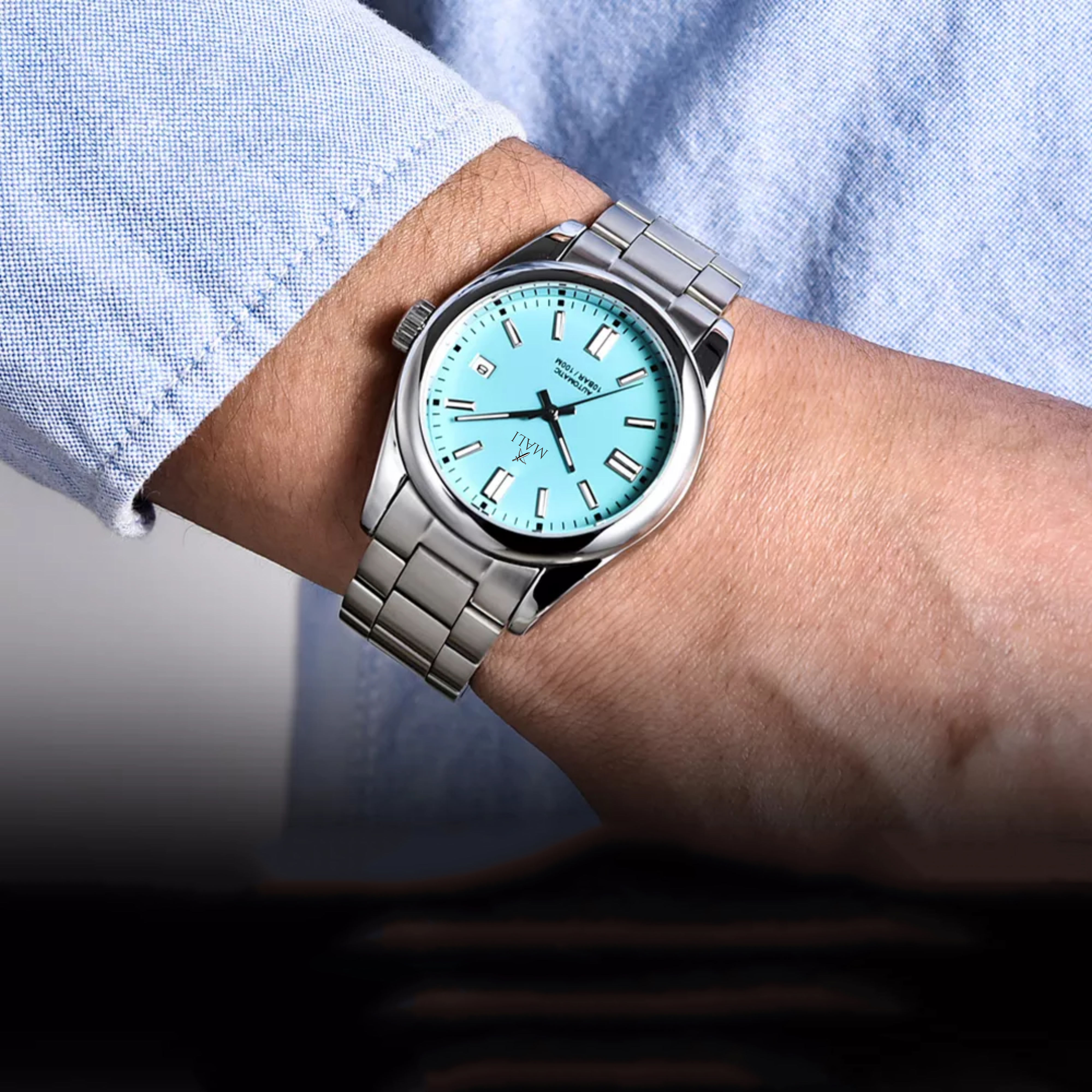 DiveBlueonwhitehand_897c3d4a-3844-478b-a692-a960786fbccb