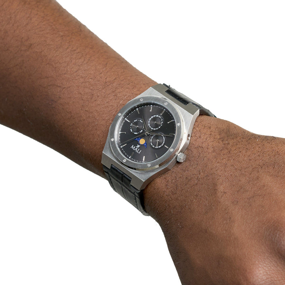 Mali_watch_on_hand-1-4