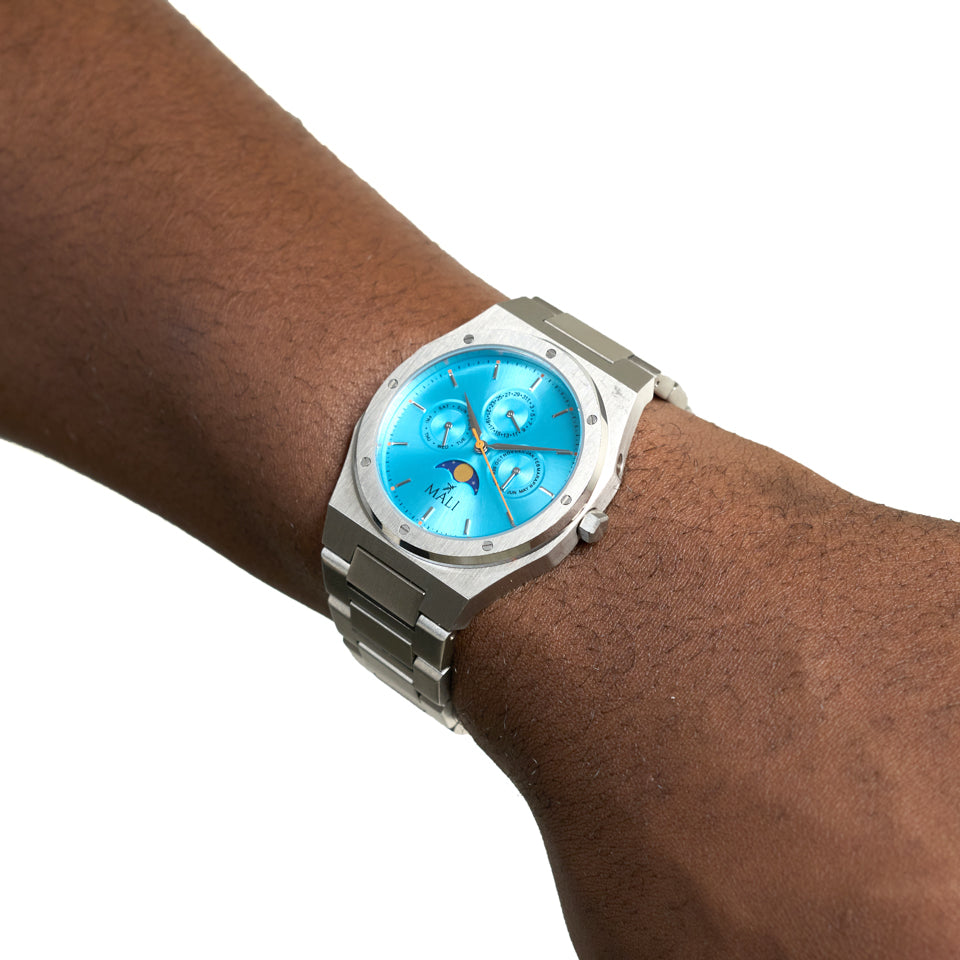 Mali_watch_on_hand-1_bf2ecdf8-419d-4f83-be48-cbbc6b66b8da