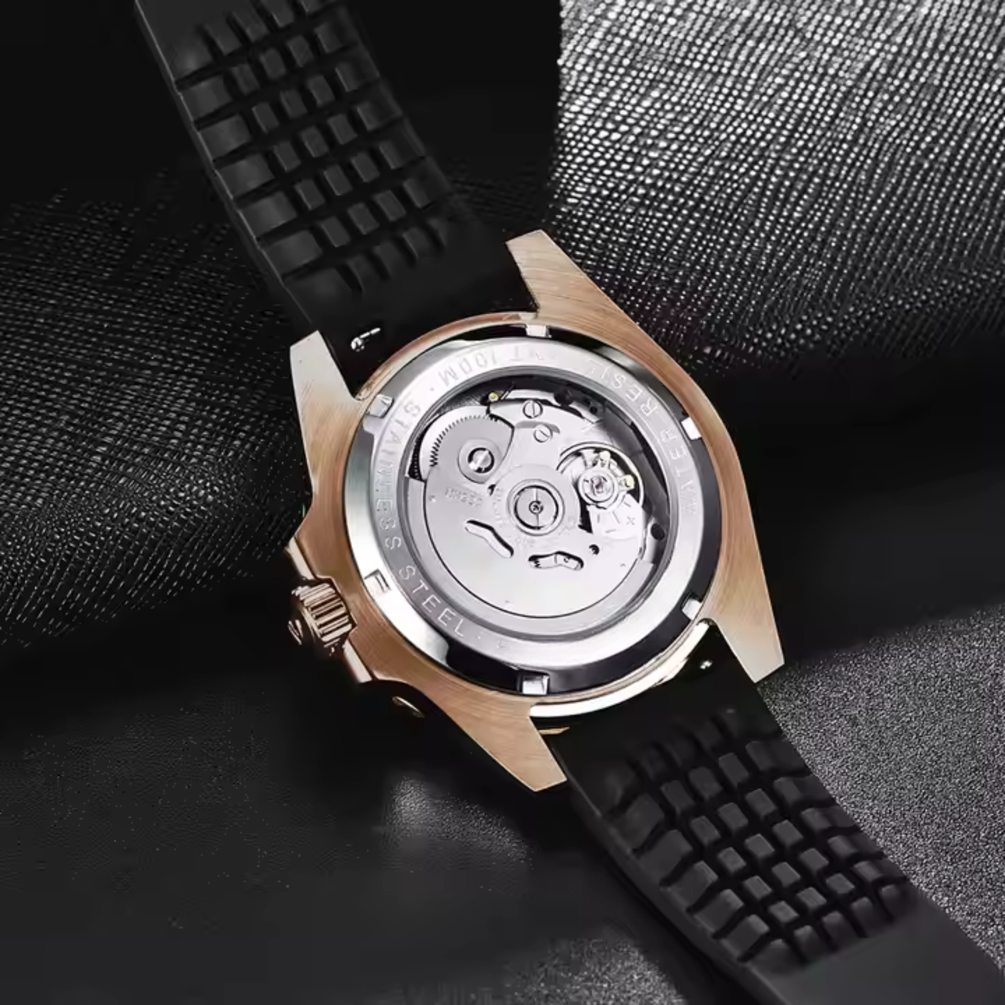 MaliYethuBlack-BACKWITHDETAIL